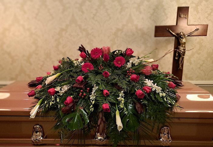 Signature Spray In Hot Pink