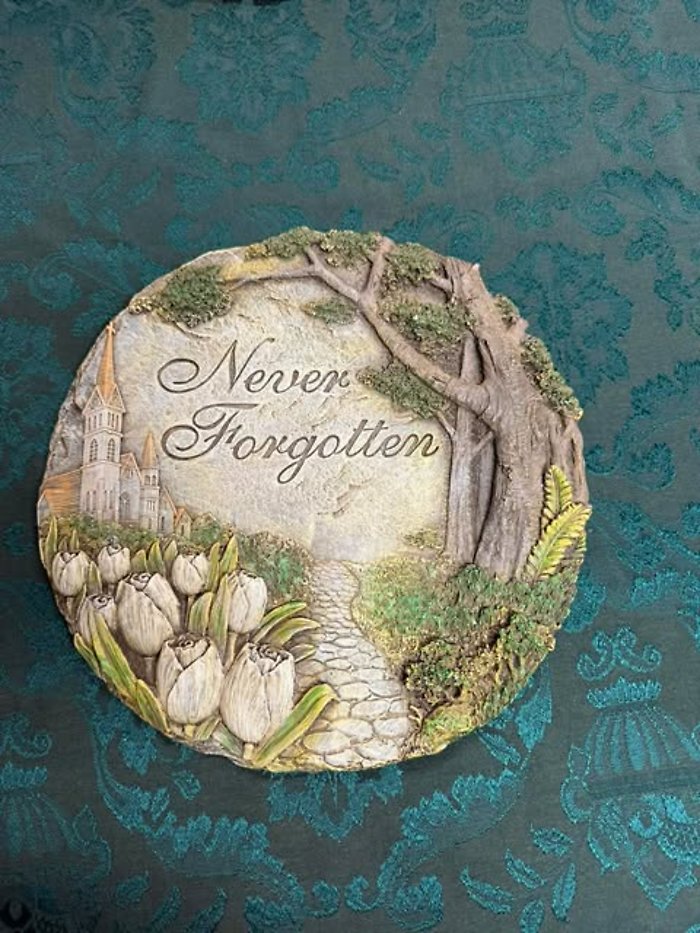 Never Forgotten Keepsake