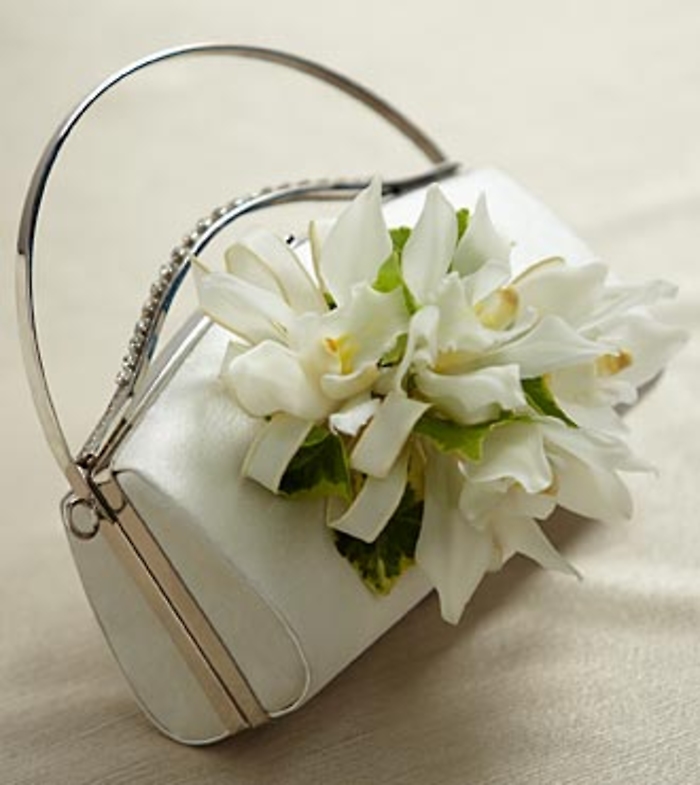 The White Purse D&eacute;cor